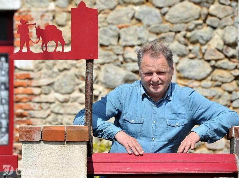 Les Maitres Sonneurs Bed & Breakfast Huriel Luaran gambar